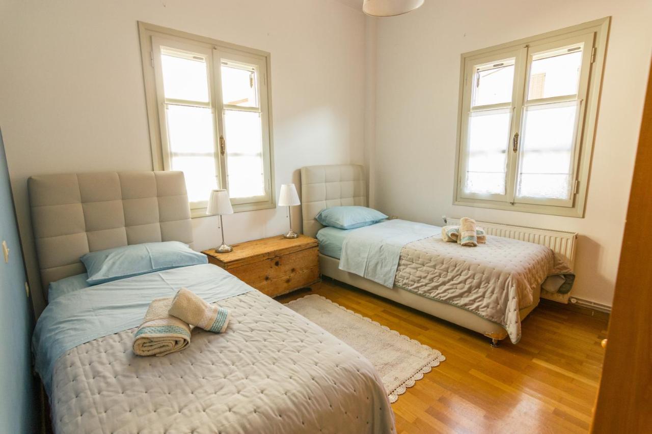 Anna'S Family Home เลโอนีดีออน ภายนอก รูปภาพ