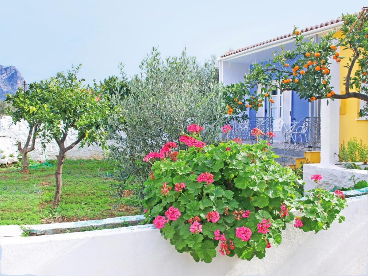 Anna'S Family Home เลโอนีดีออน ภายนอก รูปภาพ